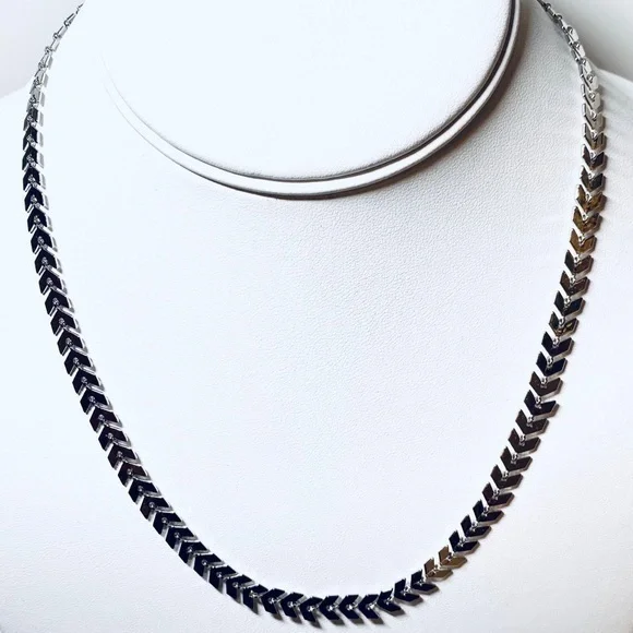 Chevron Silver Choker 16” Necklace - Picture 4 of 11